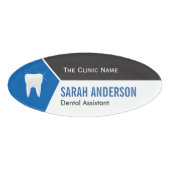 歯のロゴ付き歯科医科助手 名札 (正面)