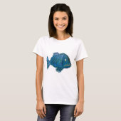 歯の大きな青い魚のTシャツ Tシャツ (正面フル)