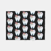 歯の妖精の歯科医歯科矯正医歯科助手 フリースブランケット (正面(横))