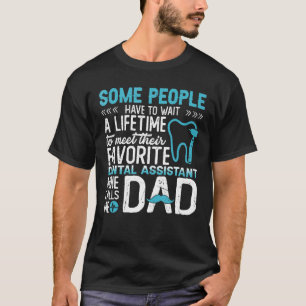 歯の手術を待たなければならない人もいる Tシャツ