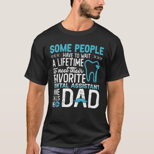 歯の手術を待たなければならない人もいる Tシャツ (正面)