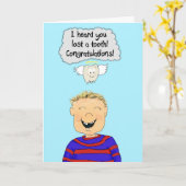 歯の無くなった損失の男の子のお祝いの紙カード カード (黄色い花)