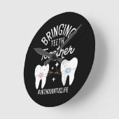 歯を合わせる – 歯科矯正医 ラウンド壁時計 (傾斜)