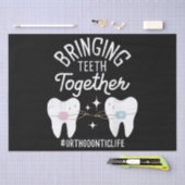 歯を合わせる – 歯科矯正医 薄葉紙 (クラフト)