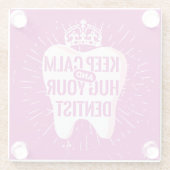 歯医保者を温め抱き締める ガラスコースター (裏面)