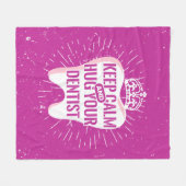 歯医保者を温め抱き締める フリースブランケット (正面(横))