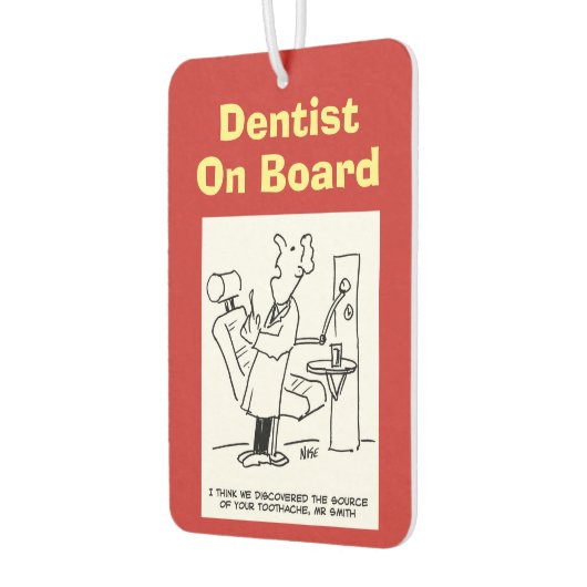 歯医者が乗ってる。歯科おもしろい医の漫画。 カーエアーフレッシュナー (左)