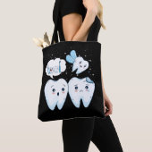 歯医者のお歯ぎしりカワイイ妖精歯科助手 トートバッグ (クローズアップ)