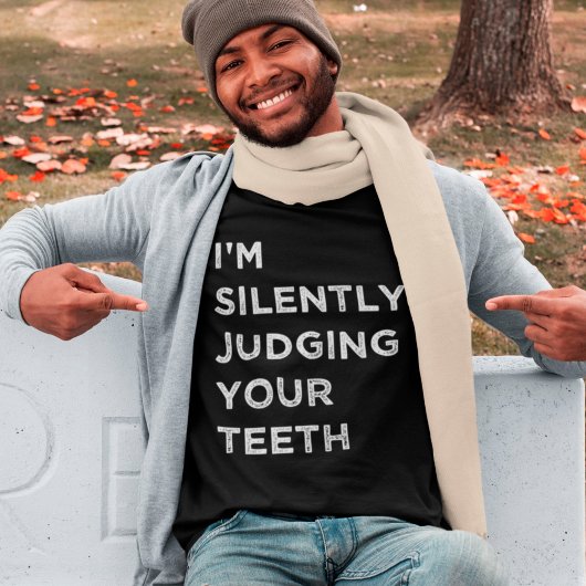 歯医者のギフトを黙っておもしろい判断する Tシャツ