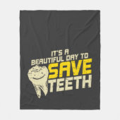 歯救衛生士の良い日 フリースブランケット (正面)