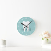 歯牙ロゴ付き歯科医オフィスの壁時計 ラウンド壁時計 (ホーム)