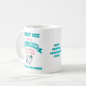 歯科の助手おもしろいが歯の痛みを知らせる コーヒーマグカップ (正面左)