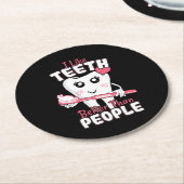 歯科医おもしろい – 歯のように人より良い ラウンドペーパーコースター (アングル)