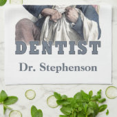 歯科医のユーモアのカスタムなモノグラム手タオル キッチンタオル (折り畳み)