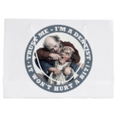 歯科医のユーモアのギフトバッグ ラージペーパーバッグ (裏面)