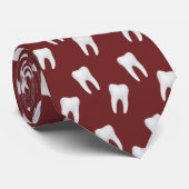 歯科医の白い歯のデンタルケアのバーガンディの赤 ネクタイ (ロール)