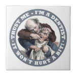 歯科医の陶磁器タイル タイル<br><div class="desc">このデザインの他のアイテムについては、ストアを参照。</div>