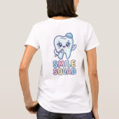 歯科医ユーモア グラフィックTシャツ Tシャツ (裏面)