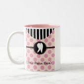 歯科歯のデザインのギフト ツートーンマグカップ (左)