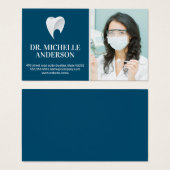 歯科用器具を持つ歯科医師 |歯のロゴ (正面&裏面)