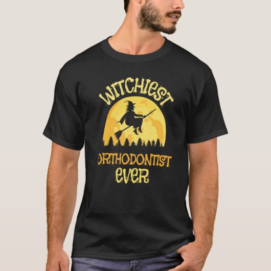 歯科矯正医ウィッチハロウィーンユーモア Tシャツ (正面)