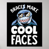 歯科矯正歯科用歯科の歯列矯正器が顔を作クールる ポスター (正面)