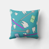 歯科衛生士は枕に用具を使います クッション (裏面)