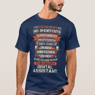 歯科誇りを持った助手 Tシャツ