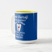 歯科退職した医おもしろいノベルティ定年グラフィックM ツートーンマグカップ (正面左)