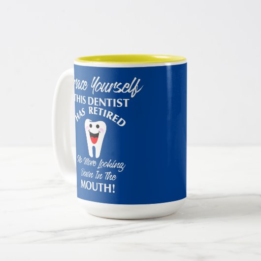 歯科退職した医おもしろいノベルティ定年グラフィックM ツートーンマグカップ (正面左)