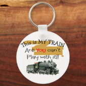 歴史列車の贈り物 – -笑わされることわざ キーホルダー (正面)