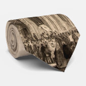 歴史的な古代を刻むケルンのカテドラルの尖塔 ネクタイ (ロール)