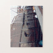 歴史的な砲が飾られた背の高い船 ジグソーパズル (縦)