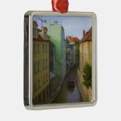 歴史的建物と運河、プラハ、チェコ メタルオーナメント (右)