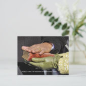 歴史:オバマ大統領のリンカーン聖書の手 ポストカード (スタンド正面)