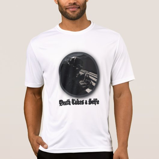 死が自撮る Tシャツ (正面)