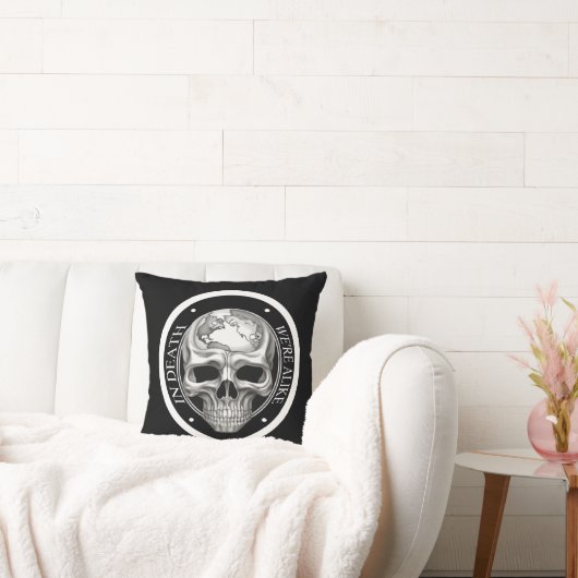 死の中で我々は似ている クッション (ソファ)