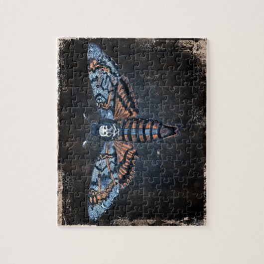 死の頭の蛾、別名スフィンクスのアトロポモス ジグソーパズル (縦)