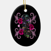 死んだスカルピンクのバラのトリプルブラックデイ セラミックオーナメント (裏面)