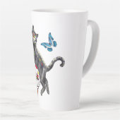 死んだネコの砂糖スカルと蝶の日 カフェラテマグ (右アングル)