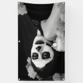 死んだ女性の旗の日 横断幕 (縦)