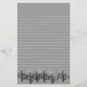 死んだ木のボーダーとの並べられた灰色 便箋 (正面)