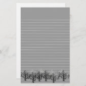 死んだ木のボーダーとの並べられた灰色 便箋 (正面/裏面)