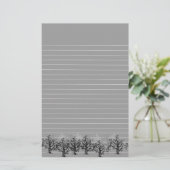 死んだ木のボーダーとの並べられた灰色 便箋 (スタンド正面)