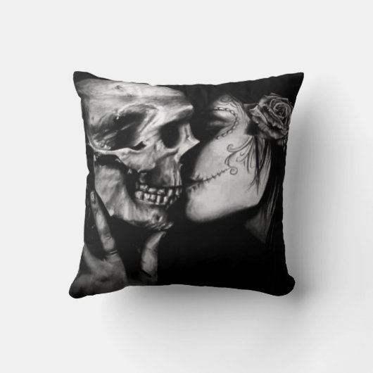 死んだ白黒のスカルと女性のゴシック様式の日 クッション (裏面)