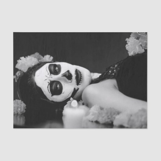 死んだ衣装ティッシュペーパーの日の女性 薄葉紙 (正面)