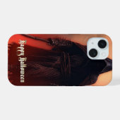 死神の影で – ハロウィーン iPhone 15ケース (裏面横)