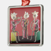 死者の日: オアハカ州からのマリアッチ、 メタルオーナメント (左)