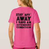 残り6フィート遠くに[インク] Tシャツ (裏面)