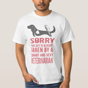 残念この人は獣医によって既に取られます Tシャツ